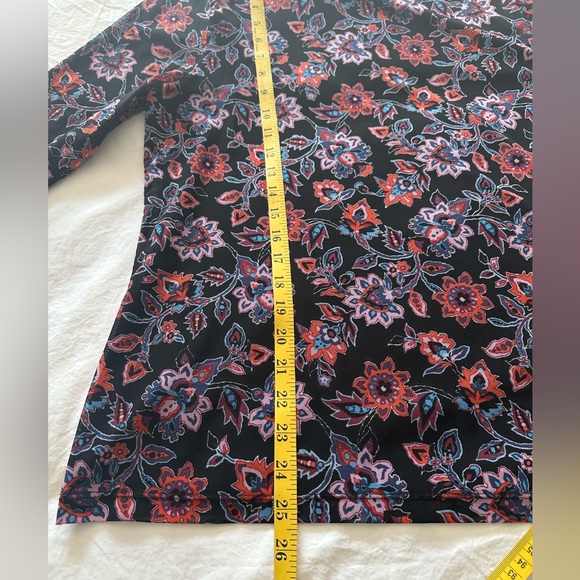 Banana Republic Black Floral Mesh Top, size large - Picture 5 of 9